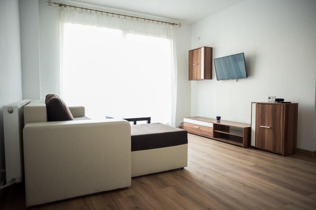 Executive Apartments 2 Крайова Екстериор снимка