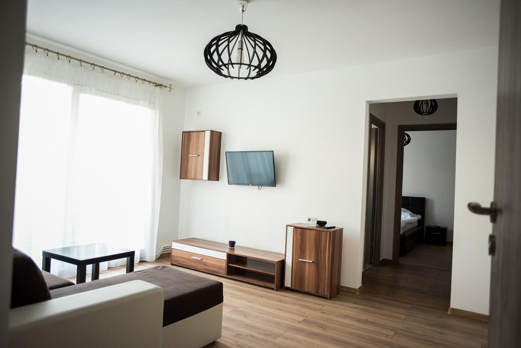 Executive Apartments 2 Крайова Екстериор снимка