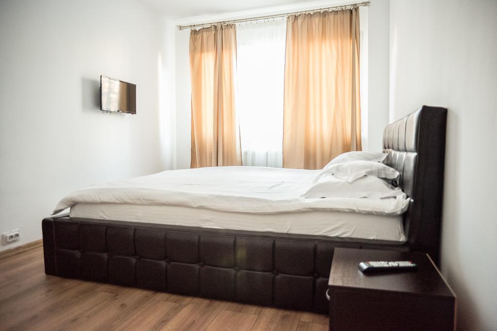 Executive Apartments 2 Крайова Екстериор снимка