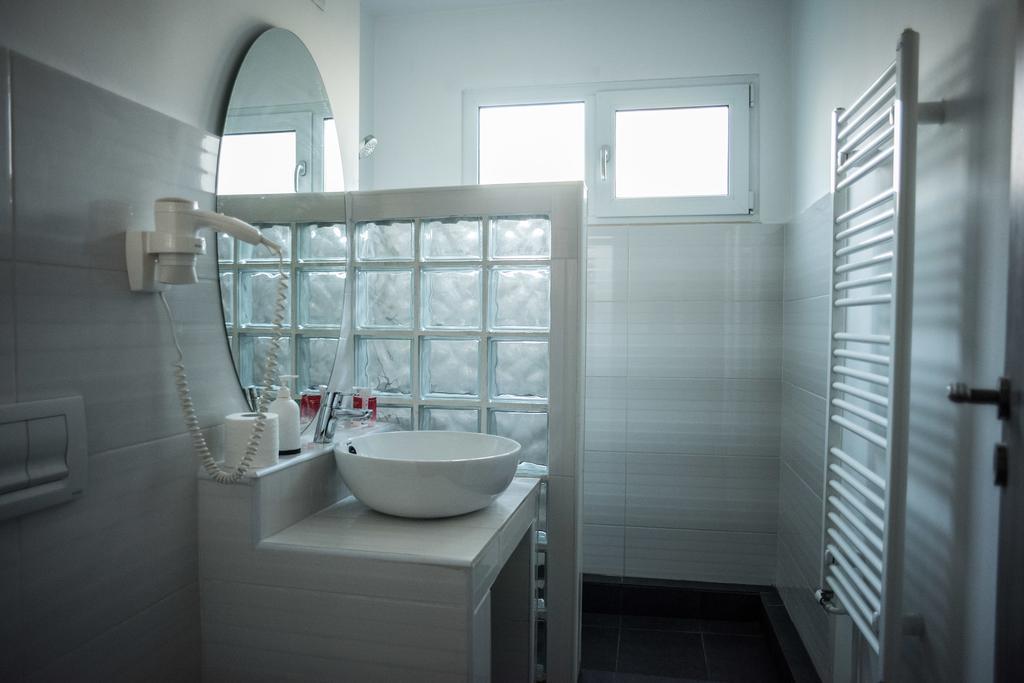Executive Apartments 2 Крайова Екстериор снимка