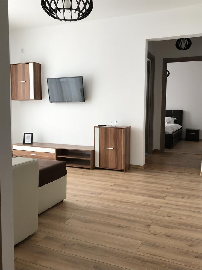 Executive Apartments 2 Крайова Екстериор снимка